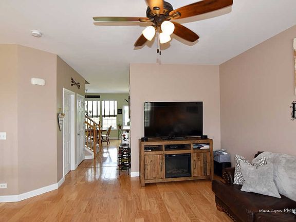 4th image of 196 Willey St #196
