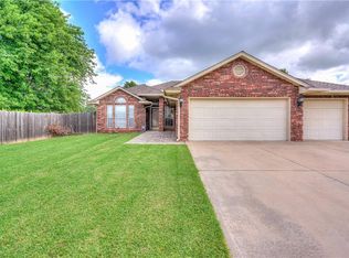 309 SE 33rd St, Moore, OK 73160