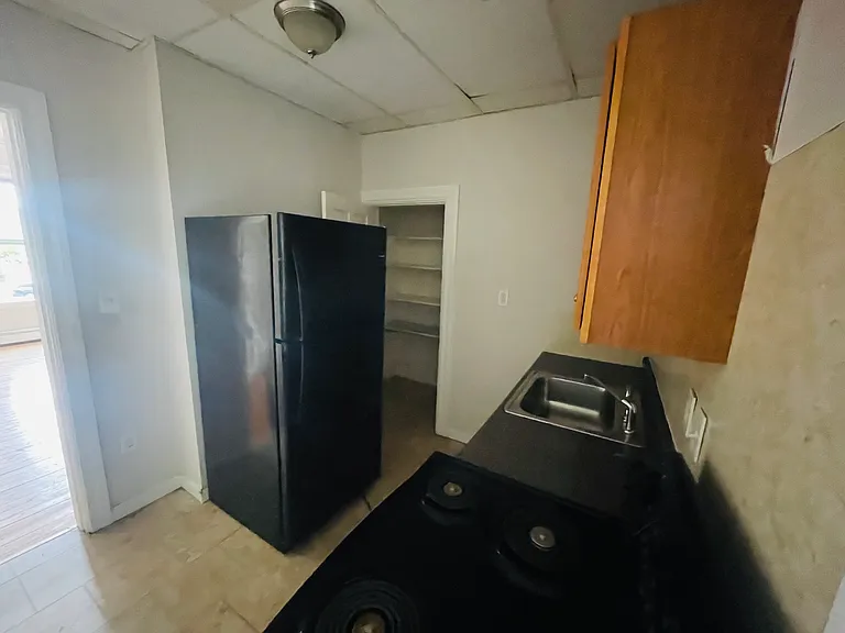 16 Cromwell St #4 — Photo 5