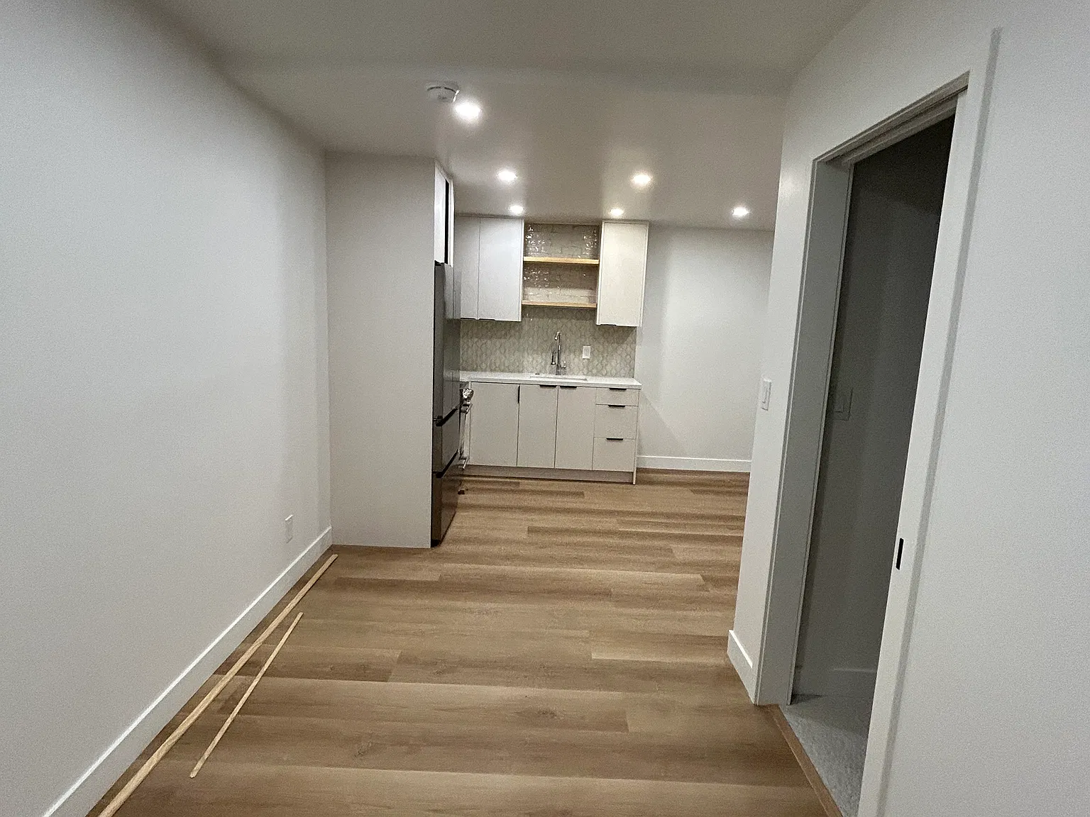 Studio, 400 sqft, $3,000 — Photo 4