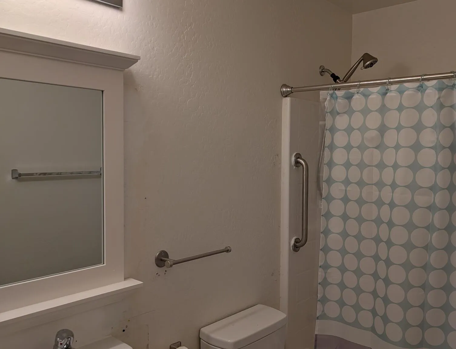 5 bed, 3.0 bath, 2196 sqft, $2,499 — Photo 3