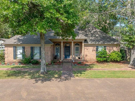 2nd image of 239 Hickory Ln