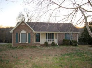 407 Lakeshore Dr, Springfield, TN 37172