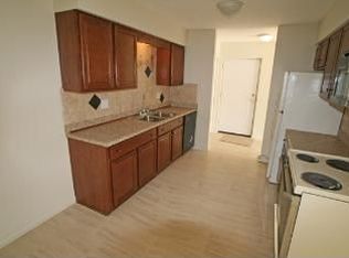 20-2 Great Wood Ct, Fairport, NY 14450