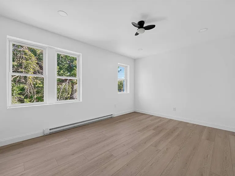 1140 Ashland St #1 — Photo 13