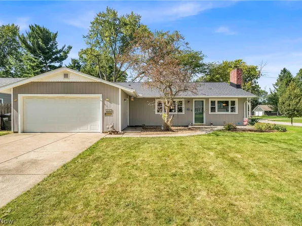202 Sunset Dr, Berea, OH 44017