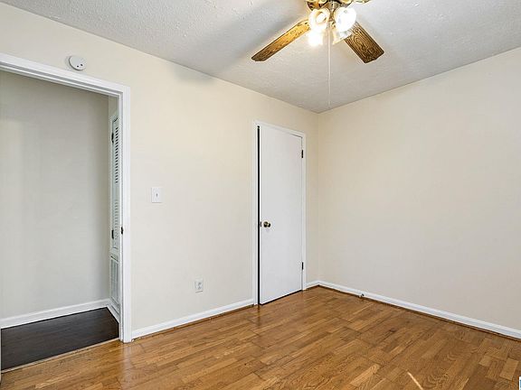 3rd image of 425 14th Ave NW