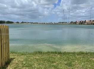 20588 NE 5th Pl, Miami, FL 33179