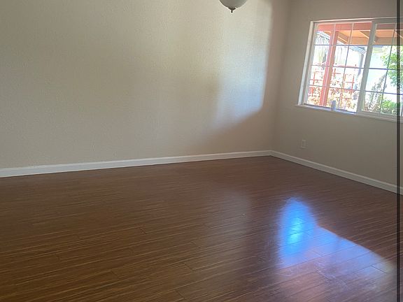 3rd image of 632 Serenade Ct #2