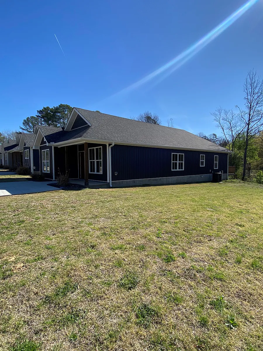 Building Photo - 801 Brookside Dr