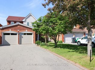 5621 Haddon Hall Rd, Mississauga, ON L5M 5G4