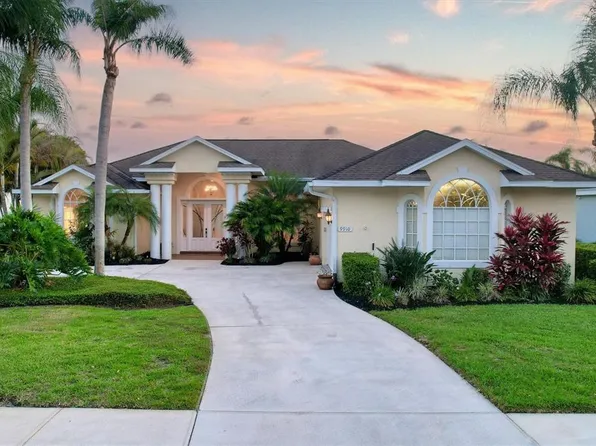 9910 Laurel Valley Avenue Cir, Bradenton, FL 34202