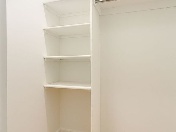 5th image of 37 Wall St APT 22I