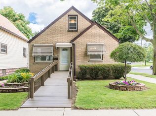 3376 S 8th St, Milwaukee, WI 53215