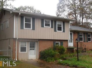 8789 Homewood Dr, Riverdale, GA