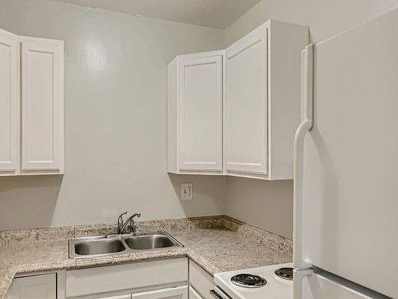 2nd image of 2929 W Colorado Ave APT 31