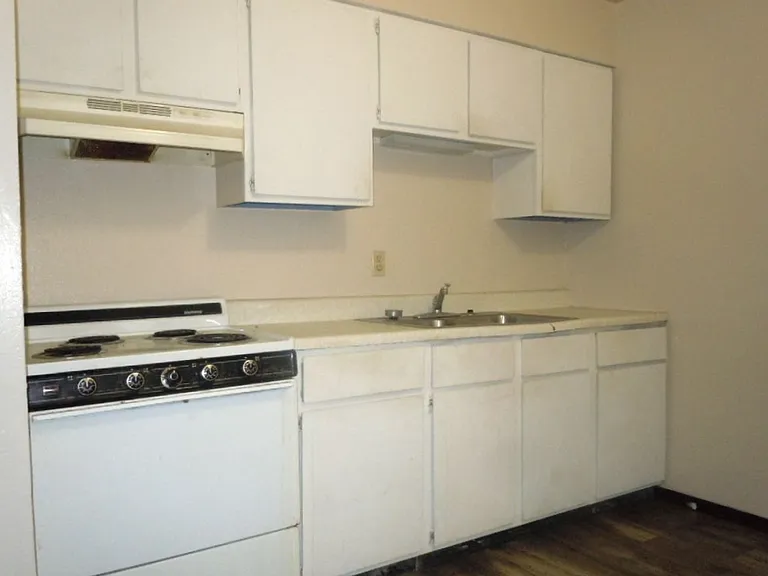 309 Anthony Dr — Photo 3