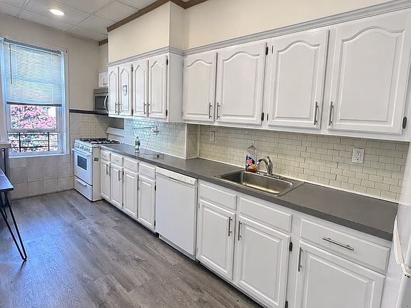 3rd image of 6127 Palmetto St #2RF