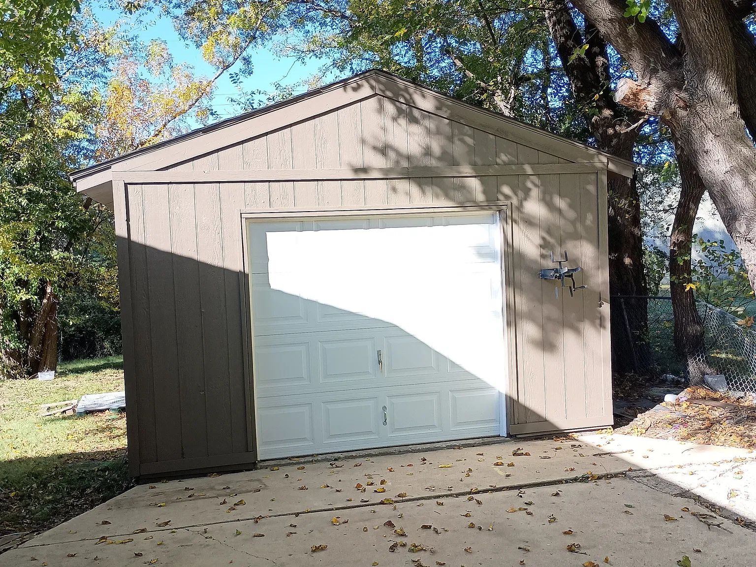 4 bed, 1350 sqft, $1,600 — Photo 1
