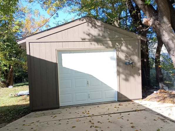 628 S 105th East Pl, Tulsa, OK 74128