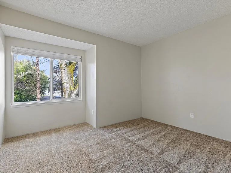 19765 SW 65th Ave — Photo 12