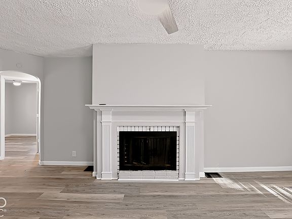 4th image of 1749 Christopher Ln