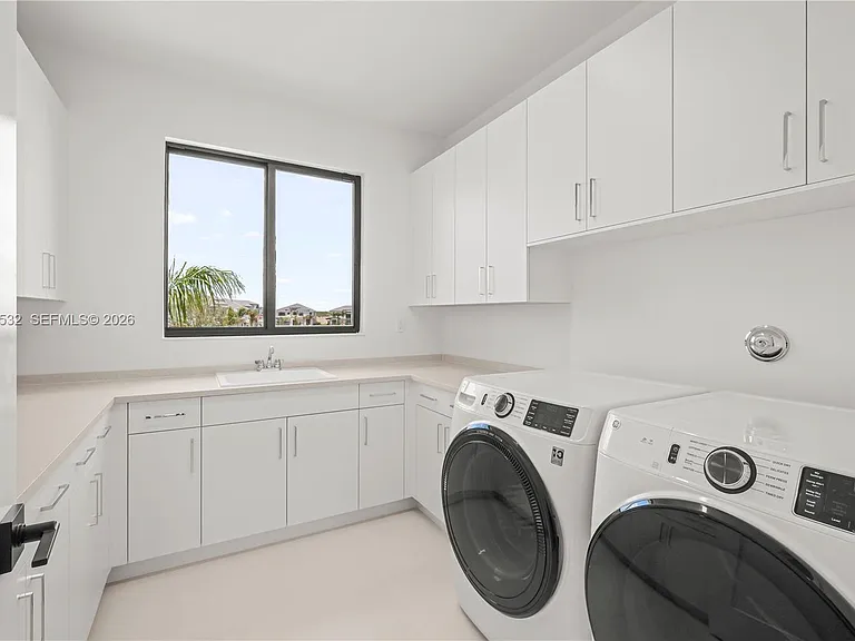 12865 Wingspan Ct — Photo 45
