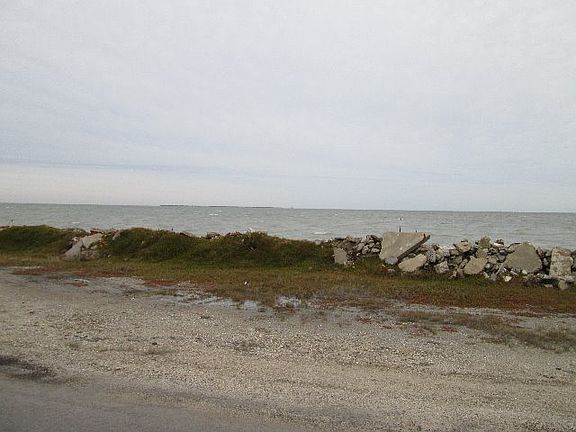 4th image of 668 S Ocean Dr