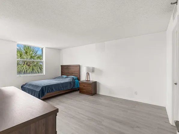 5260 NW 2nd Ave APT 401, Boca Raton, FL 33487