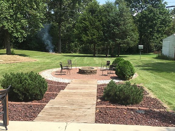 3rd image of 5011 Bedford Dr