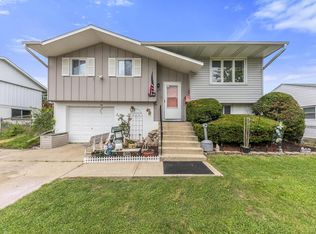 620 Palmer Ave, Romeoville, IL 60446