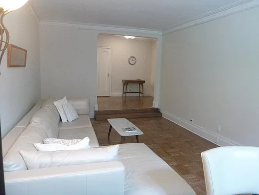 Rented by Bank Neary | media 8