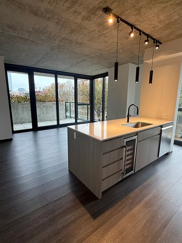 2 bed, 2.0 bath, 1240 sqft, $4,150 — Photo 1