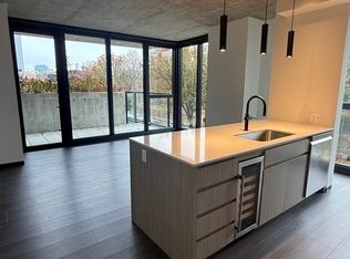 1319 W Lake St #414, Chicago, IL 60607