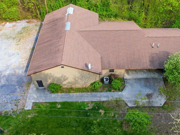 175 Rooney Rd, Hedgesville, WV 25427