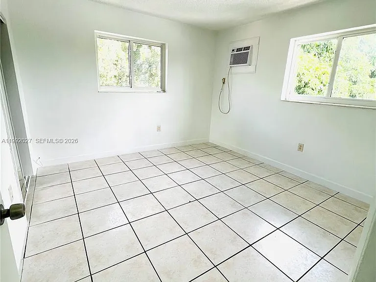 2121 SW 4th St — Photo 5