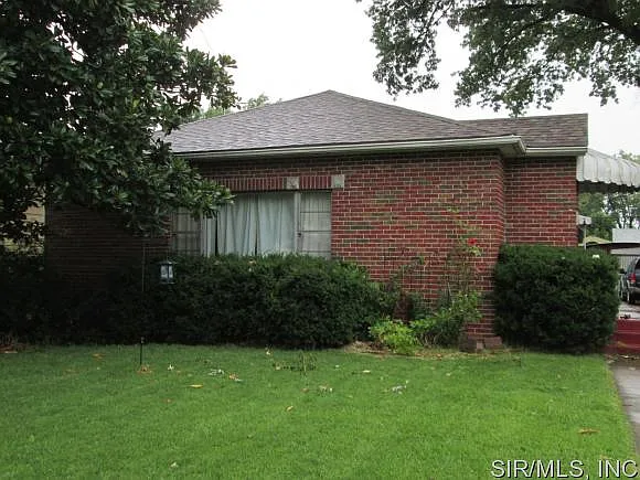 1829 5th St photo 1