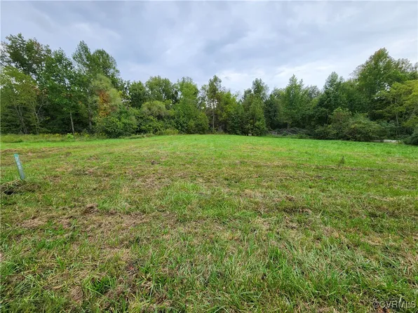 762 Vessels Rd, Newtown, VA 23126
