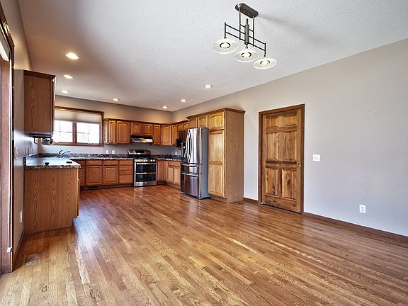 5th image of 53041 Trenton Ln