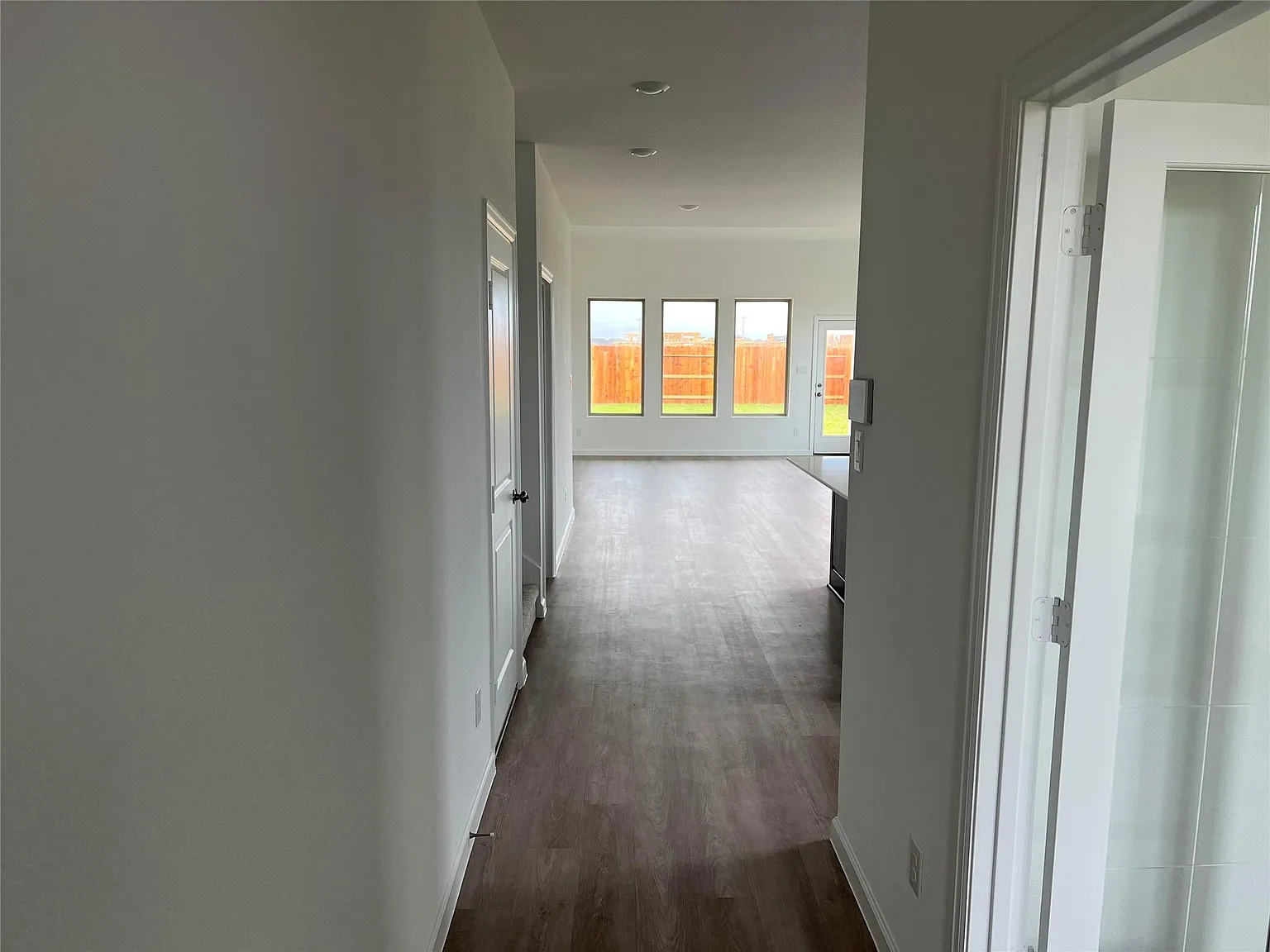 3 bed, 2.5 bath, 2539 sqft, $2,900 — Photo 3