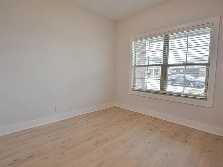 3275 Haymeadow Ln — Photo 3