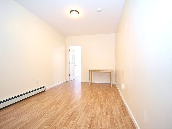 2nd image of 30-27 42nd St #2RR