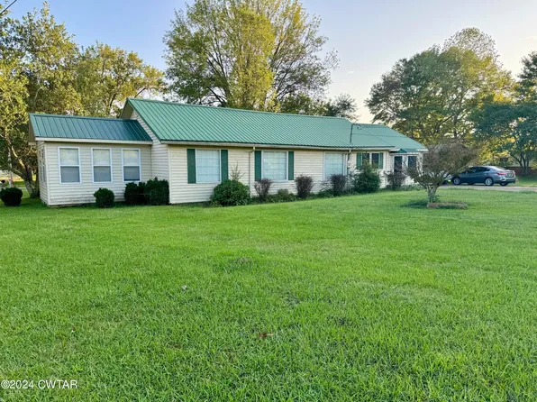 1821 Lawton Rd, Selmer, TN 38375