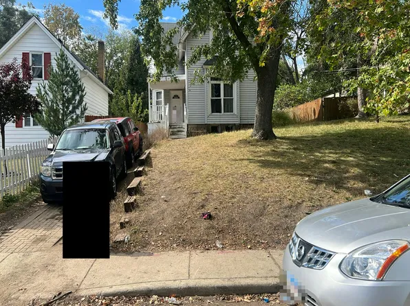 36 S Union St, Elgin, IL 60123