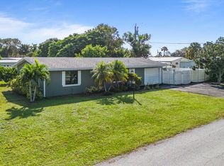 3197 NE Lake Ave, Jensen Beach, FL 34957