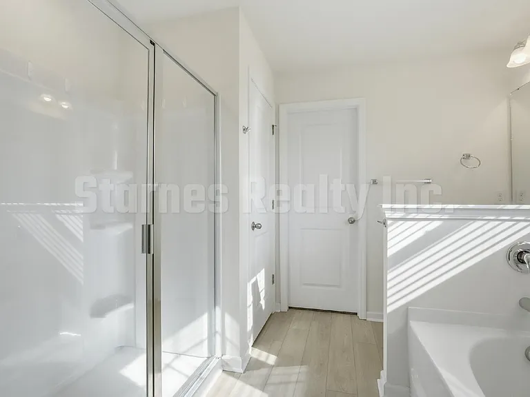 808 Pullman Loop — Photo 31