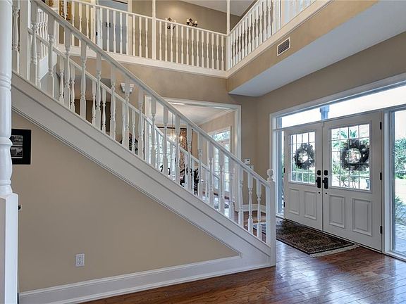 5th image of 6043 Pine Valley Dr