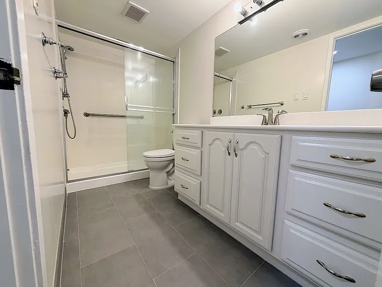 7101 Admiralty Ln — Photo 20