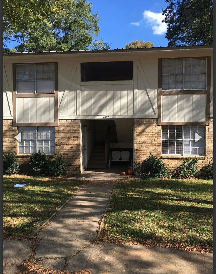 2 Bed 1 bath apartment home — Photo 1