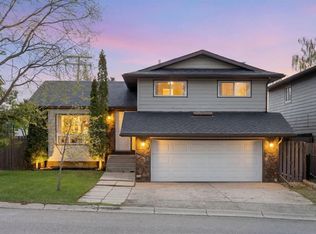8 W Hawkwood Pl NW, Calgary, AB T3G 1X6
